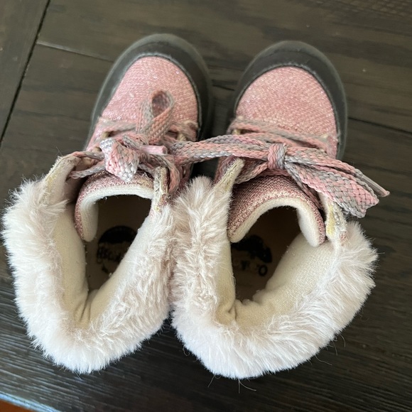 OshKosh Snow Boots - Picture 4 of 7